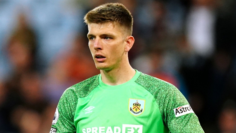 Manchester United tìm kiếm phương án thay thế Onana
