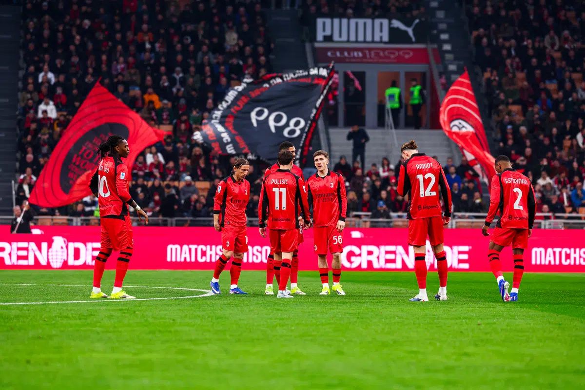 VAR khiến AC Milan chết lặng