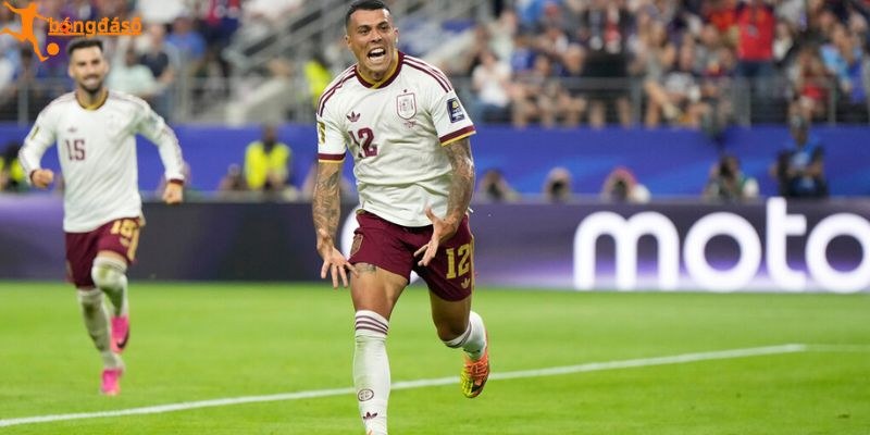 Pedro Porro nâng tỷ số lên 2-0 cho Tây Ban Nha