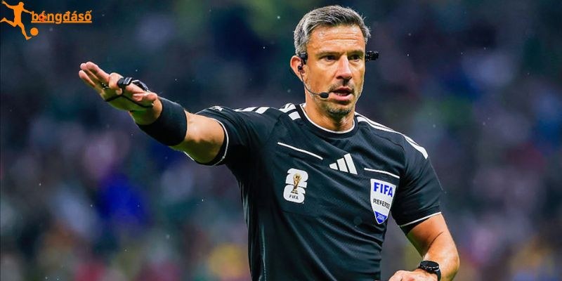 Slavko Vinčić từng là trọng tài cho cả Tây Ban Nha và Argentina